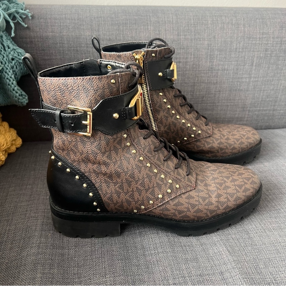Michael Kors Kincaid women’s size 9M Brown Lace-Up studded combat Boots - Picture 2 of 10